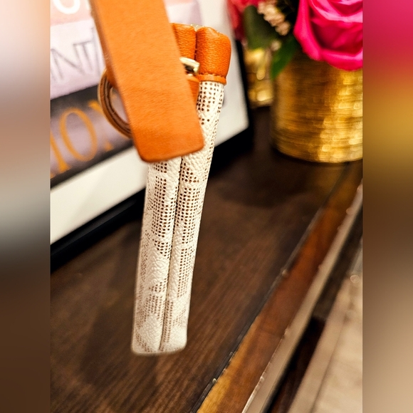 Michael Kors Tan and Cream signature logo belt bag fanny pack. - Picture 5 of 8